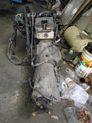 เครื่อง2JZ GEฝาดำ มีเกียร์ กล่องให้ สภาพชาปละลาย 6000บาท อยู่ดอนเมืองTEL0890671028  IDline 0890671028