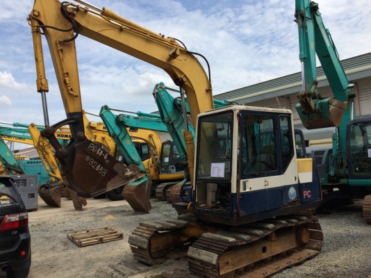 Komatsu PC60-6 SN: 32053 ปี 1990 นำเข้าจากญี่ปุ่น ต้องการขายล้างสต็อคในราคาถูกครับ