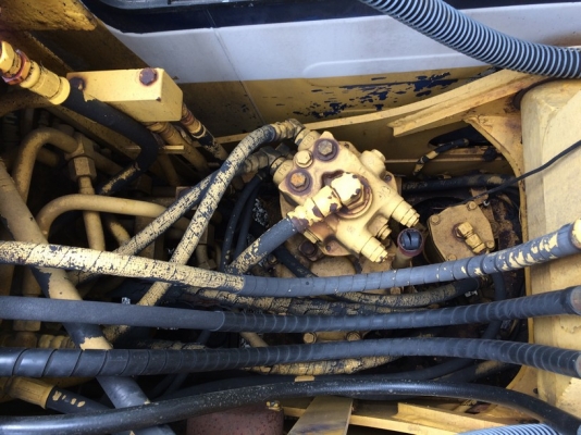 Komatsu PC60-6 SN: 32053 ปี 1990 นำเข้าจากญี่ปุ่น ต้องการขายล้างสต็อคในราคาถูกครับ