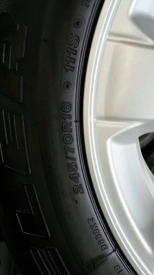 ยาง bridgestone 245 70 16 ปี 15 ชุดล่ะ 13000