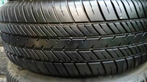 ยาง 185 65 14 ปี 13 ชุดล่ะ 2500