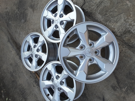 ล้อ all new triton ขอบ 15 ชุดล่ะ 5500