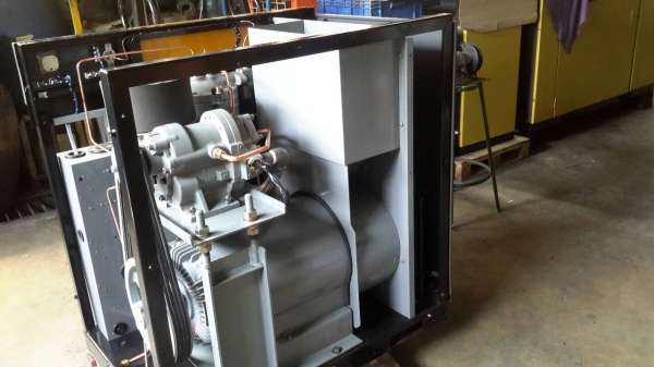 ขาย  AIR COMPRESSOR HITACHI : OSP-15 E 5 A " 20 HP "