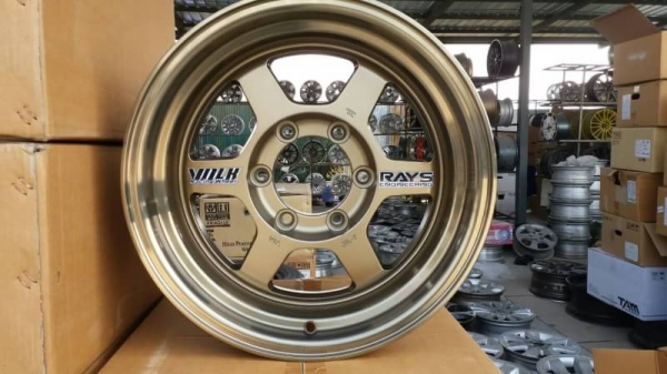 ล้อ te37 ขอบ 18 กว้าง 8 นิ้ว ชุดล่ะ 10,000