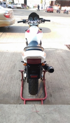 ขายคับ HONDA CB400 ปี98เวอร์ชั่นSสีสวย ท่อแต่ง แฮนด์บาร์ ชิวหน้า แกนโช๊คทอง อินวอยส์ สรรพสามิตร ราคา 72500 บาท ส่งได้ทั่วไทยคับ สนใจติดต่อ 081-0578282 FACEBOOK ชาญณรงค์ ป๊อป ชัยอมฤต ไอดีไลน์ POPBIGBIKESAKON คับ สนใจรถสวย ถูก ดี ต้อง POP BIGBIKE SAKONNAKHO