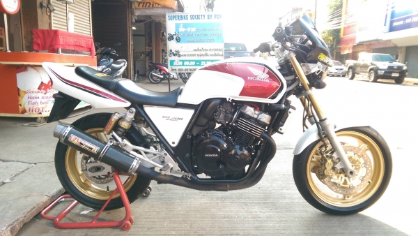 ขายคับ HONDA CB400 ปี98เวอร์ชั่นSสีสวย ท่อแต่ง แฮนด์บาร์ ชิวหน้า แกนโช๊คทอง อินวอยส์ สรรพสามิตร ราคา 72500 บาท ส่งได้ทั่วไทยคับ สนใจติดต่อ 081-0578282 FACEBOOK ชาญณรงค์ ป๊อป ชัยอมฤต ไอดีไลน์ POPBIGBIKESAKON คับ สนใจรถสวย ถูก ดี ต้อง POP BIGBIKE SAKONNAKHO