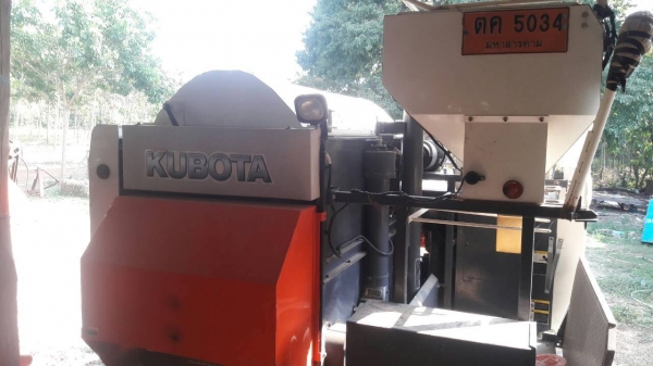 ขายรถเกี่ยวข้าว คูโบต้า รุ่น DC 60  ปี 2555 นิ้วสปริง 13xx  ชั่วโมง