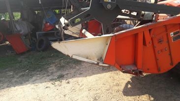 ขายรถเกี่ยวข้าว คูโบต้า รุ่น DC 60  ปี 2555 นิ้วสปริง 13xx  ชั่วโมง