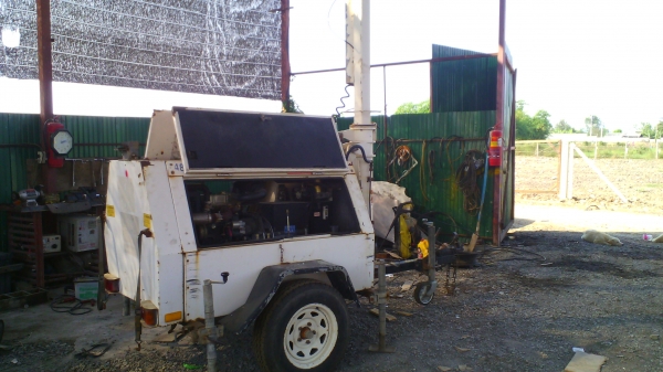 ****ขาย เครื่องปั่นไฟ (Lighting tower) 8.5 KVA เก่านอก มีเสาไฟส่องสว่าง สนใจ ติดต่อ 092 315 8787 กอล์ฟ