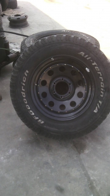 ขายกะทะขอบ 17 ออฟ 0 พร้อมยาง BF All 265/70R17 ปี11