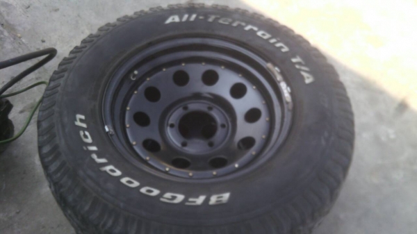 ขายกะทะขอบ 17 ออฟ 0 พร้อมยาง BF All 265/70R17 ปี11