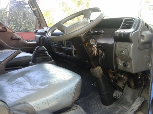 ขายรถ ISUZU NQR ปี05 เครื่อง150แรงม้าตู้แห้ง4บานยาว 5.50เมตร มีลิฟท์ท้าย