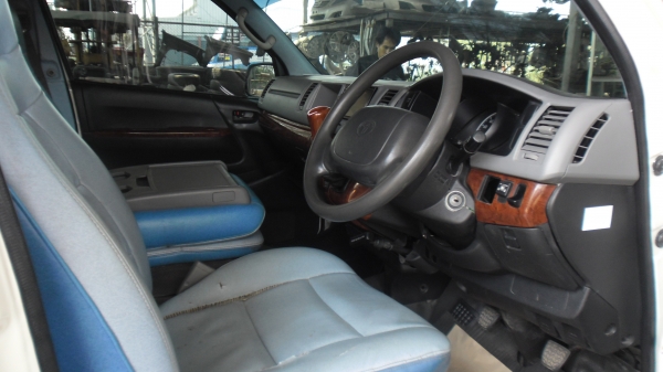 ขายรถตู้ปี08พร้อมโอน385000บ