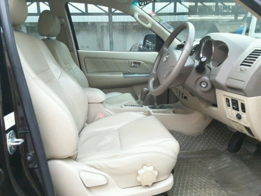 ขายToyota Fortuner 3.0V AT 4X4 TOP ปี 08.