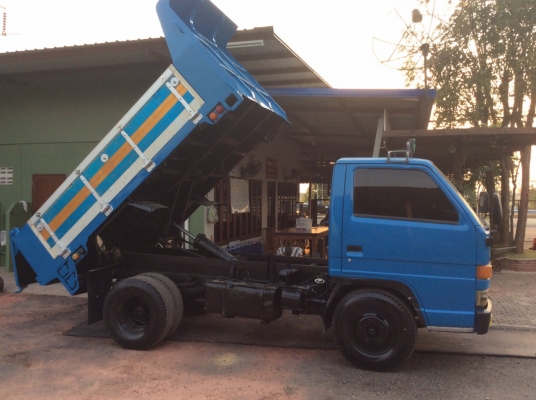 ISUZU NKR ดั๊มช่วงสั้น ( 3ม.) เครื่อง 110 แรง พวงมาลัยพาว์เวอร์ เครื่องดี ครัทซีสวย ขาย 320,000 บาท ศุภากร 081-1903107, 081-4252943