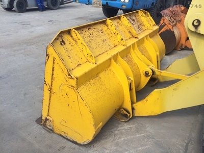 ขาย KOMATSU WA100-1#33107 รถนอกนำเข้าจากญี่ปุ่น ไม่เคยใช้ในไทย สวยๆไม่แพง  ธีรเทพ 062-7091748