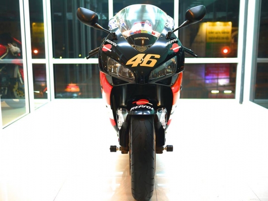 ขาย Honda Cbr1000 ปี 2005 พร้อมทะเบียนแท้โอนขนส่ง รถสวยมากไม่มีอุบัติเหตุใดๆทั้งสิ้น