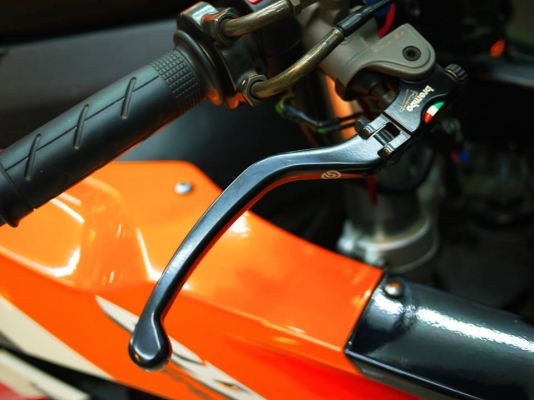 ขาย Honda Cbr1000 ปี 2005 พร้อมทะเบียนแท้โอนขนส่ง รถสวยมากไม่มีอุบัติเหตุใดๆทั้งสิ้น