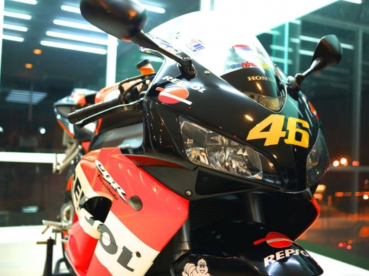 ขาย Honda Cbr1000 ปี 2005 พร้อมทะเบียนแท้โอนขนส่ง รถสวยมากไม่มีอุบัติเหตุใดๆทั้งสิ้น