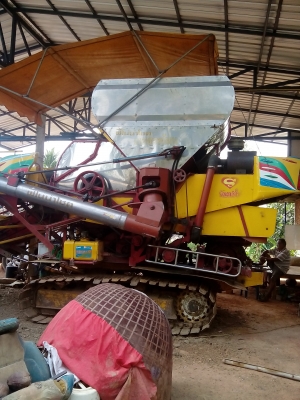 ขายรถเกี่ยวข้าว เกษตรพัฒนา ไอ้หนุ่มไวไฟปี52 ราคาถูก