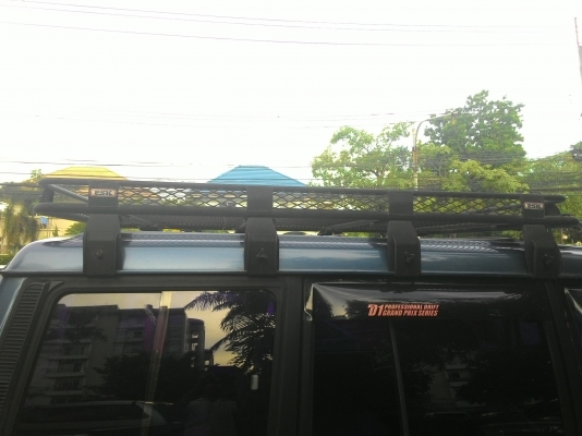 แร็คหลังคาปาเจโร่  เหลี่ยม หรือโชกุล สวยๆๆติดรถอยู่ขับมาใส่ได้เลยครับ พร้อมถอด เนื่องจากบังซันรูป ใส่ออกทริป