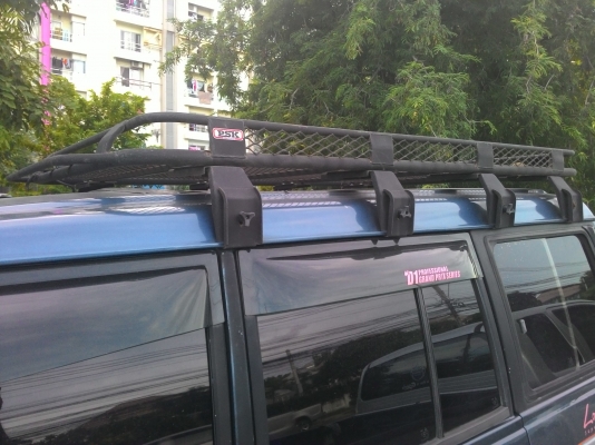 แร็คหลังคาปาเจโร่  เหลี่ยม หรือโชกุล สวยๆๆติดรถอยู่ขับมาใส่ได้เลยครับ พร้อมถอด เนื่องจากบังซันรูป ใส่ออกทริป