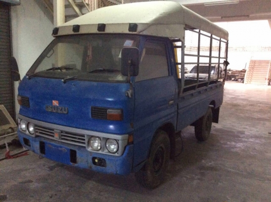 รถอีซูซุ 4 ล้อ TLD24 - 85 แรงม้า. ปี 24.    สนใจติดต่อ  081 - 6079515