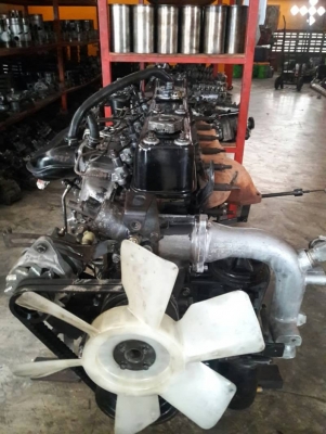 ขายเครื่องยนต์อีซูสุ 6SA1--210 แรงม้า สวยมากครับ