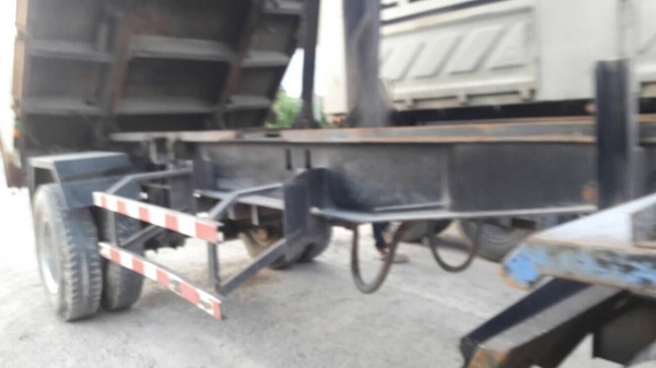 ขายหางพ่วง  สามมิต  2  เพลา. ปี 49   สนใจติดต่อ  081 - 6079515