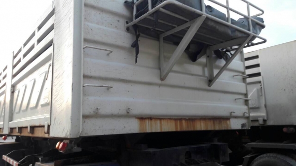 ขายหางพ่วง  สามมิต  2  เพลา. ปี 49   สนใจติดต่อ  081 - 6079515