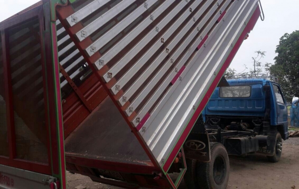 หกล้อ อีซูชุ NPR110 ดั้มเกษตรค็อกมีเนียม สภาพดีสพวยพร้มใช้ ทะเบียนพร้อมโอน หกล้อ อีซูชุ NPR110 ดั้มเกษตรค็อกมีเนียม สภาพดีสพวยพร้มใช้ ทะเบียนพร้อมโอน