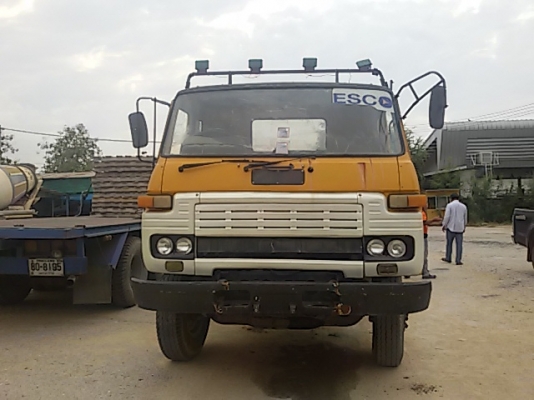 ขายนิสสัน 2 เพลาพื้นเรียบ สวยๆ220 แรงม้า