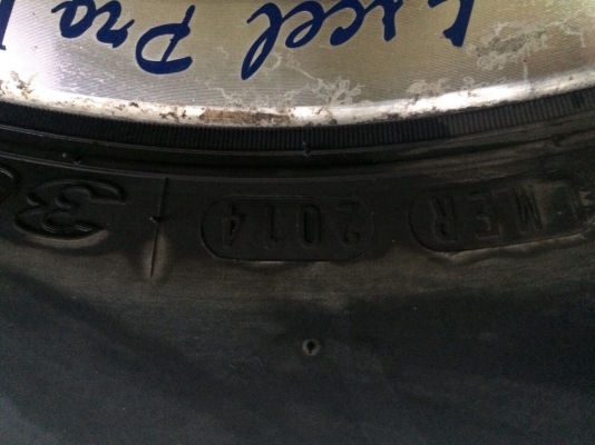 ล้อพร้อมยาง 30 at ปี 14 ล้อพร้อมยาง 30 at ปี 14