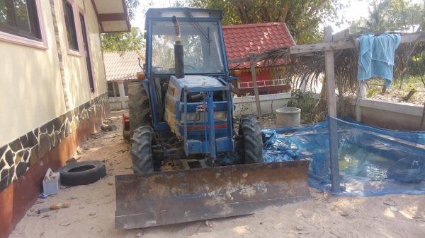 ขายรถไถ ISEKI 50 แรงสวยๆๆ เกียร์ตัด สองเพลา มีแอร์ ขายรถไถ ISEKI 50 แรงสวยๆๆ เกียร์ตัด สองเพลา มีแอร์