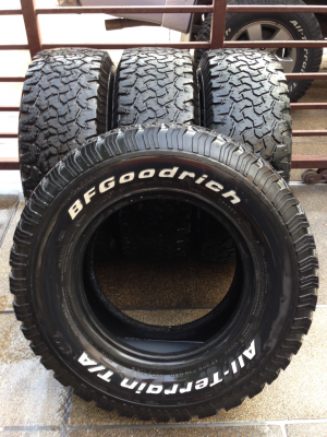 ยาง All BF goodrich 265 70 16 กลางปี13 ดอกเต็ม พร้อมใช้งาน ราคาไม่แพง