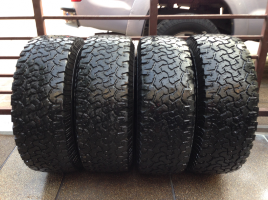 ยาง All BF goodrich 265 70 16 กลางปี13 ดอกเต็ม พร้อมใช้งาน ราคาไม่แพง