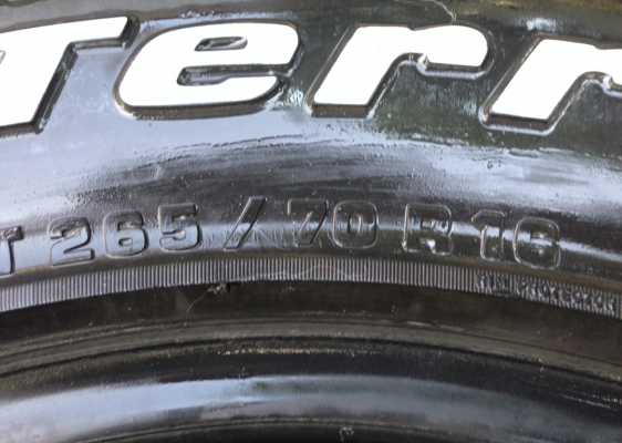 ยาง All BF goodrich 265 70 16 กลางปี13 ดอกเต็ม พร้อมใช้งาน ราคาไม่แพง