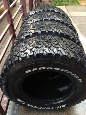 ยาง All BF goodrich 265 70 16 กลางปี13 ดอกเต็ม พร้อมใช้งาน ราคาไม่แพง