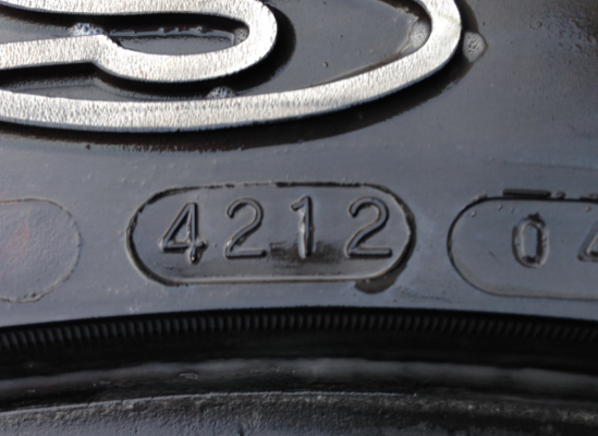 ยาง Maxxis 265 70 16 กลางปี12 ดอกเยอะ พร้อมใช้งาน ราคาไม่แพง