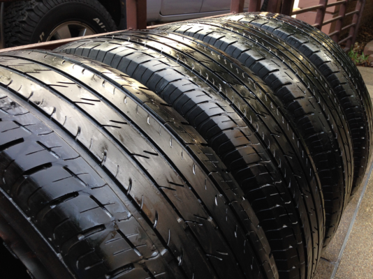 ยาง Maxxis 265 70 16 กลางปี12 ดอกเยอะ พร้อมใช้งาน ราคาไม่แพง