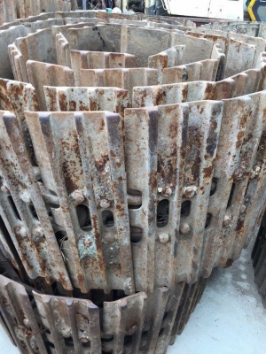 โซ่พร้อมใบเก่านอกญี่ปุ่น HITACHI EX200-3 ใบยาว 60 ซม โซ่พร้อมใบเก่านอกญี่ปุ่น HITACHI EX200-3 ใบยาว 60 ซม