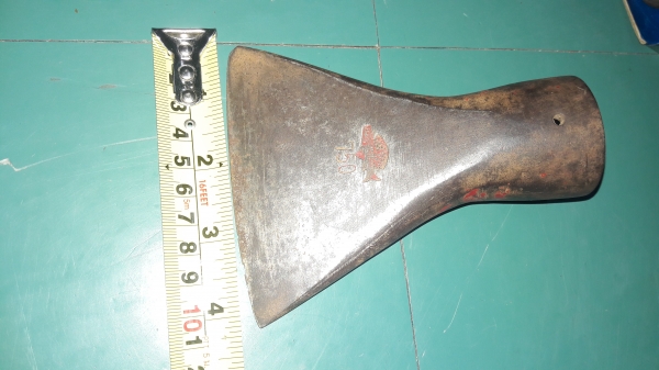 ขายหัวขวานถากขุดไม้เก่าเยอรมันตราปลาเพชรงานดีเหล็กดีขนาด750กรัม ขายหัวขวานถากขุดไม้เก่าเยอรมันตราปลาเพชรงานดีเหล็กดีขนาด750กรัม