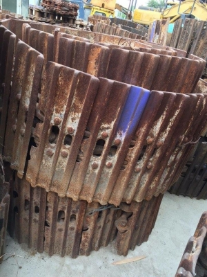 โซ่พร้อมใบเก่านอกญี่ปุ่น HITACHI EX200-3 ใบยาว 60 ซม โซ่พร้อมใบเก่านอกญี่ปุ่น HITACHI EX200-3 ใบยาว 60 ซม