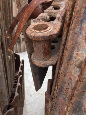 โซ่พร้อมใบเก่านอกญี่ปุ่น HITACHI EX120-3-5 ใบยาว 60 ซม เส้นละ 45,000 โซ่พร้อมใบเก่านอกญี่ปุ่น HITACHI EX120-3-5 ใบยาว 60 ซม เส้นละ 45,000