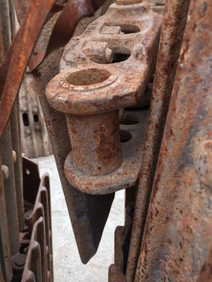 โซ่พร้อมใบเก่านอกญี่ปุ่น HITACHI EX120-3-5 ใบยาว 60 ซม เส้นละ 45,000 โซ่พร้อมใบเก่านอกญี่ปุ่น HITACHI EX120-3-5 ใบยาว 60 ซม เส้นละ 45,000