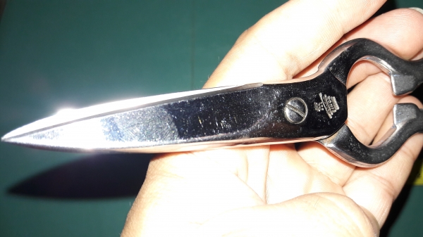 ขายกรรไกรตราตุ๊กตาคู่งานเก่าเยอรมัน Made in Germany. ขายกรรไกรตราตุ๊กตาคู่งานเก่าเยอรมัน Made in Germany.