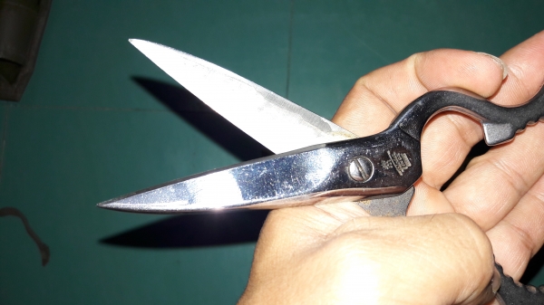 ขายกรรไกรตราตุ๊กตาคู่งานเก่าเยอรมัน Made in Germany. ขายกรรไกรตราตุ๊กตาคู่งานเก่าเยอรมัน Made in Germany.