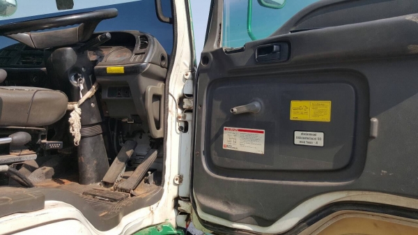 ขาย 10 ล้อดั้ม ISUZU DECA 320 ปี 48 คอกเกษตรอู่สหกิจ คัสซีสวยตลอดเส้น เครื่องเดิม เกียร์เดิม มีลำโพงลากพ่วง ทะเบียนพร้อมโอนครับ