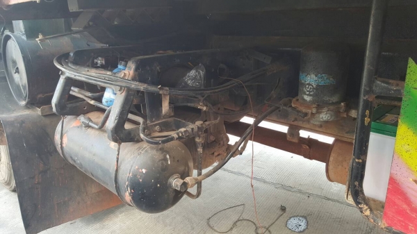 ขาย 10 ล้อดั้ม ISUZU DECA 320 ปี 48 คอกเกษตรอู่สหกิจ คัสซีสวยตลอดเส้น เครื่องเดิม เกียร์เดิม มีลำโพงลากพ่วง ทะเบียนพร้อมโอนครับ