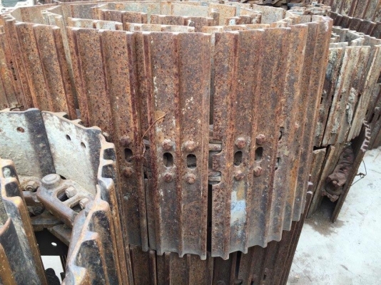 โซ่พร้อมใบเก่านอกญี่ปุ่น HITACHI EX60-3-5 ใบยาว 60 ซม โซ่พร้อมใบเก่านอกญี่ปุ่น HITACHI EX60-3-5 ใบยาว 60 ซม